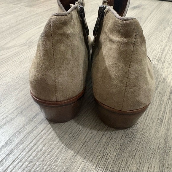 Sam Edelman Women’s Size 8.5 Ankle Boots Petty Putty Suede Bootie Beige Shoe - Picture 3 of 11